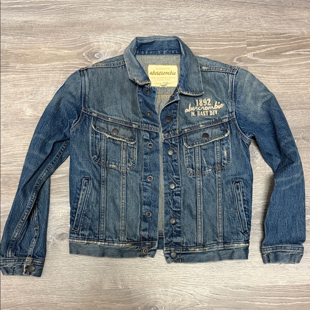 Abercrombie 1892 Vintage Trucker Distressed Denim Jean Jacket Women’s Size M Y2K